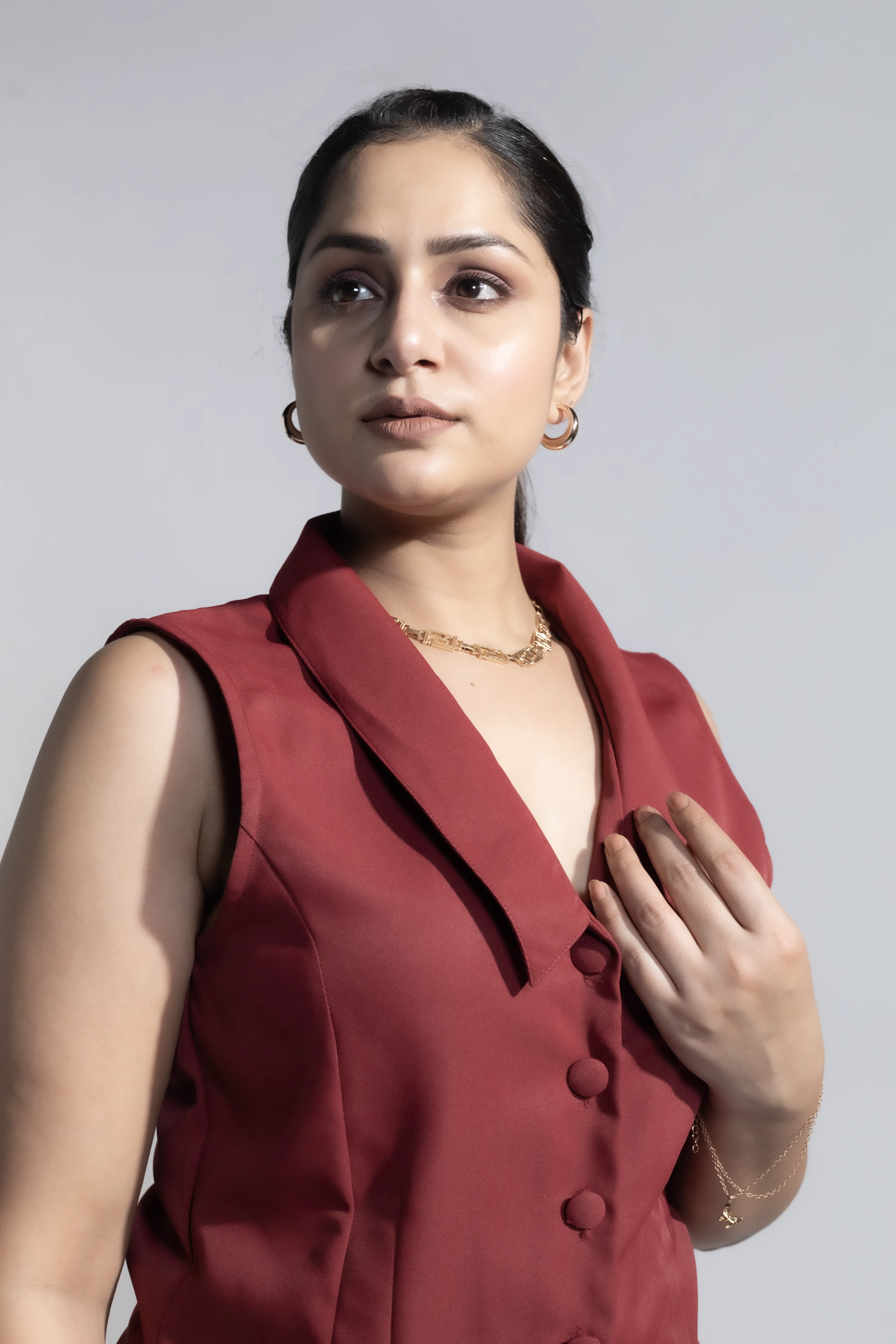 Sleeveless Shawl Collar Blazer- Red